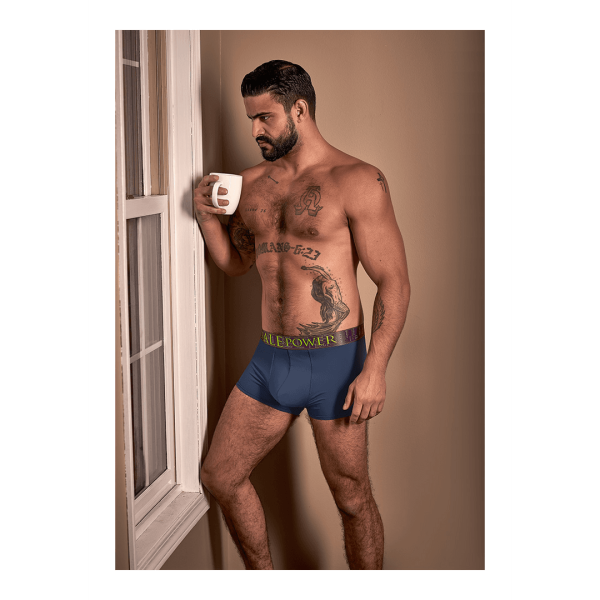 branded waistbandSuper sleek