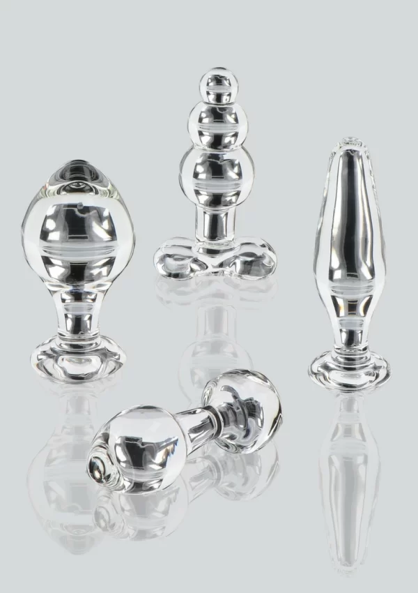<p>Discover the elegance and precision of the TOYJOY GLASS WORXX Crystal Anal Jewel â€“ a beautifully crafted glass plug designed for both style and safety. This model features a sleek