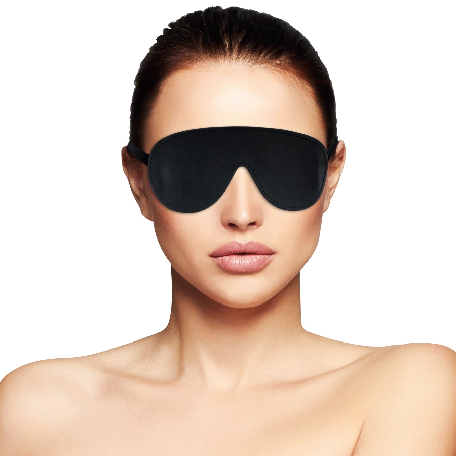 Darkness Maska na Oczy Czarna PVC Regulowana Komfortowa - Boutique Anelma <b>Discover the Mystery with the Darkness Premium PVC Black Eye Mask</b><br><br>Enhance your moments of sensory exploration with the Darkness Premium Black Eye Mask. Designed for versatility