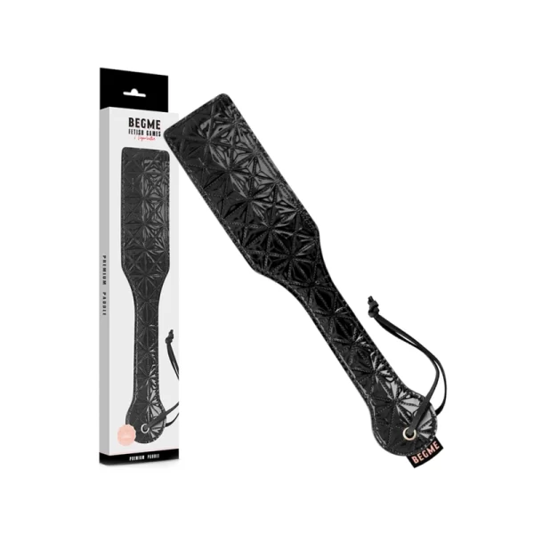 <b>BEGME Black Edition Vegan Leather Paddle â€“ Durable Anatomic Model 32cm</b><br><br>