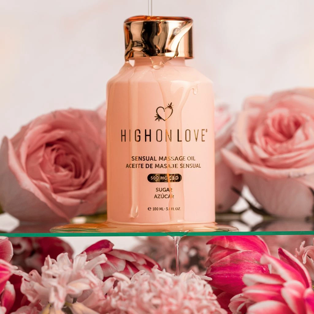 HighOnLove CBD Sugar High Olejek do masażu 100 ml - edycja limitowana HighOnLove CBD Sugar High Olejek do masażu 100 ml - edycja limitowana