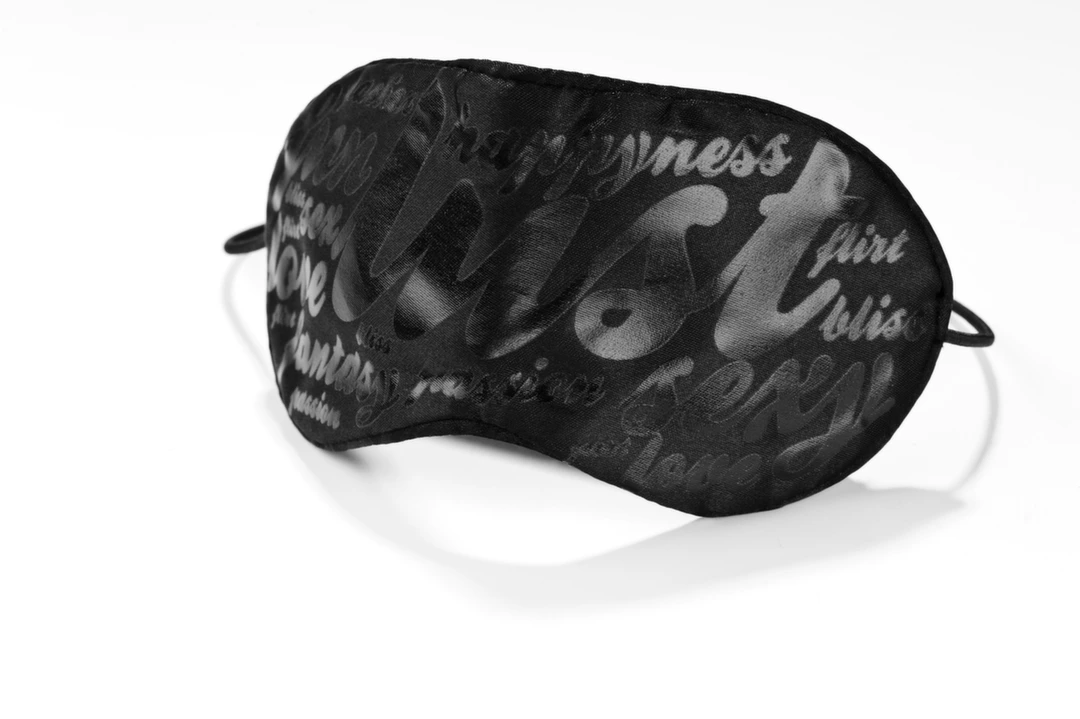 Bijoux Indiscrets Blind Passion Mask satynowa opaska na oczy czarna