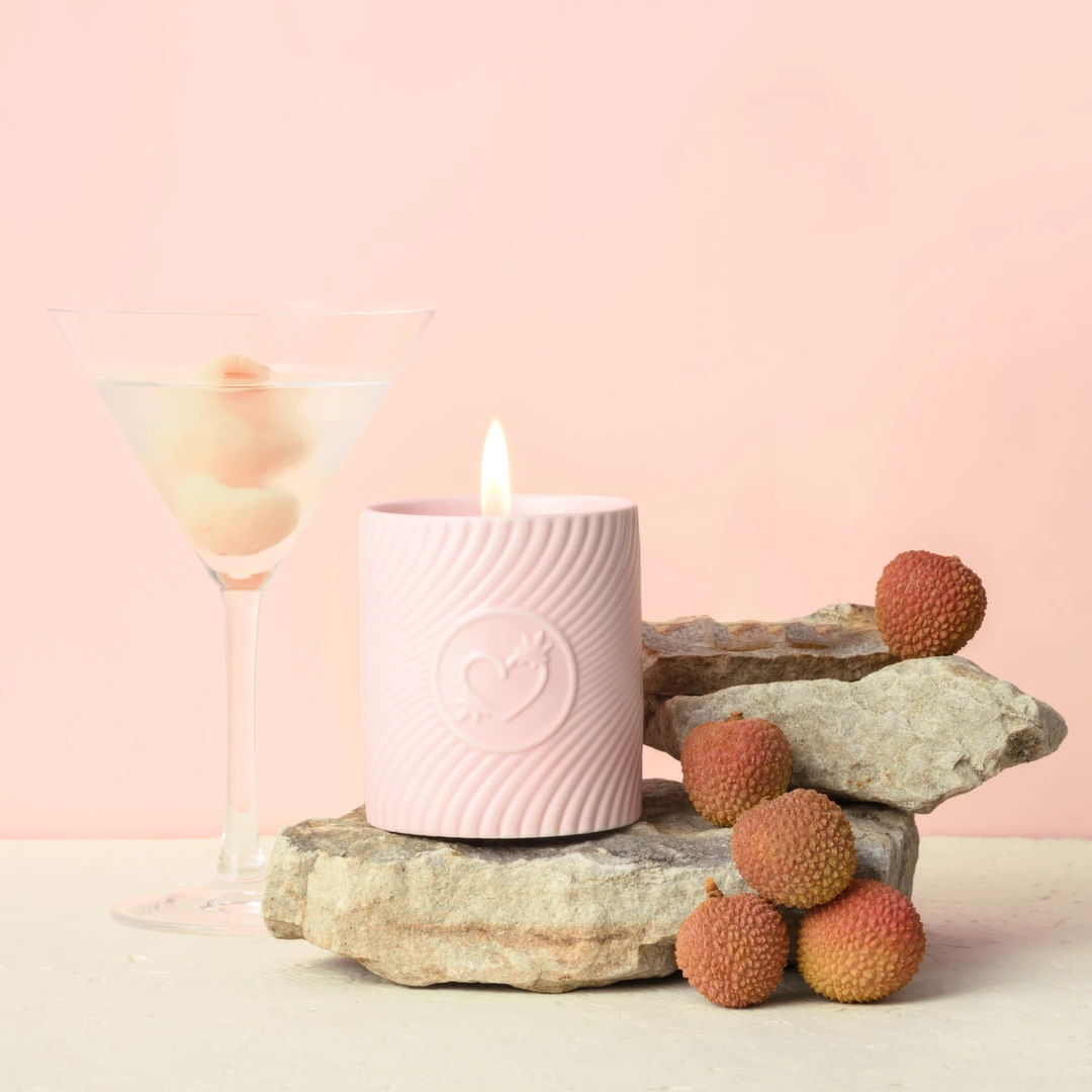 HighOnLove Pink Massage Candle Lychee Martini Å›wieca do masaÅ¼u 120ml