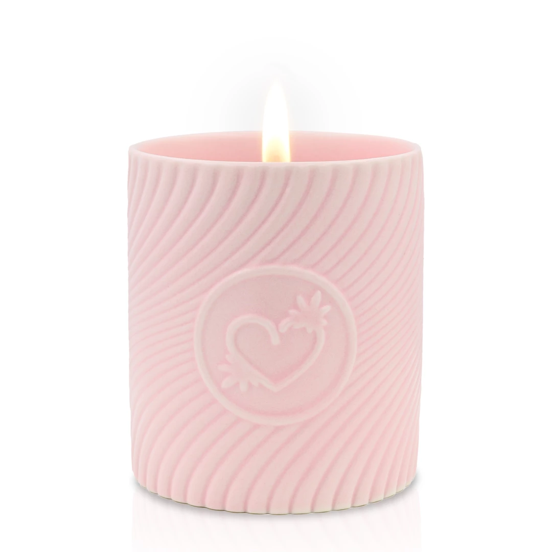HighOnLove Pink Massage Candle Strawberries & Champagne 120ml