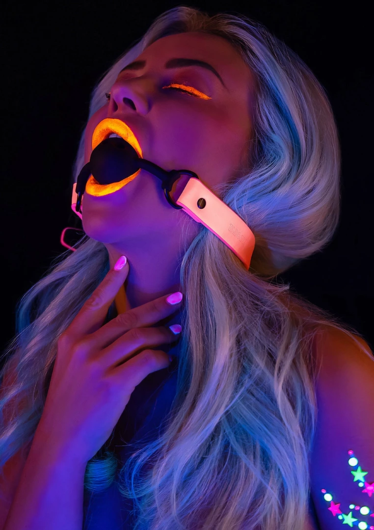 TABOOM Glow in the Dark - anatomiczny knebel kulowy Å›wiecÄ…cy