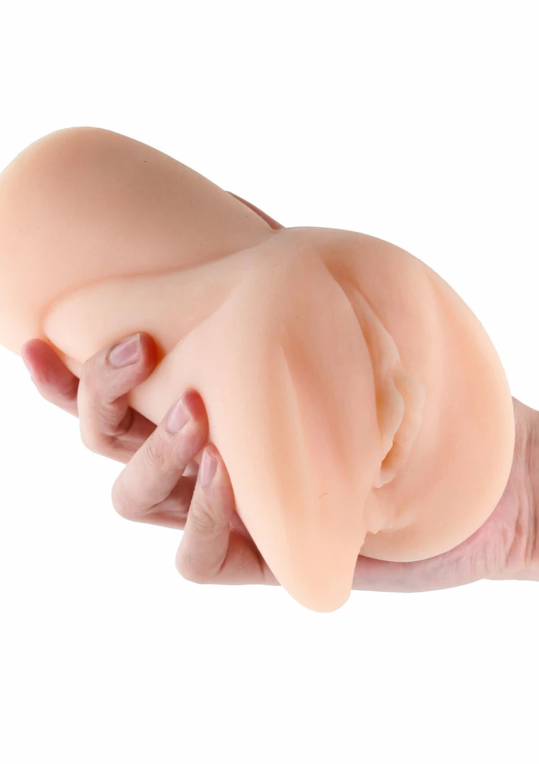 Barely Legal Jasmine Intimate Machine TPE Anatomical Sleeve 14 cm combines flexible elastomer and an ergonomic design in a practical