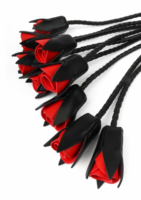 Hidden Desire Genuine Leather Roses Whip elegancki bat z rÄ…czkÄ… i motywem roÅ¼