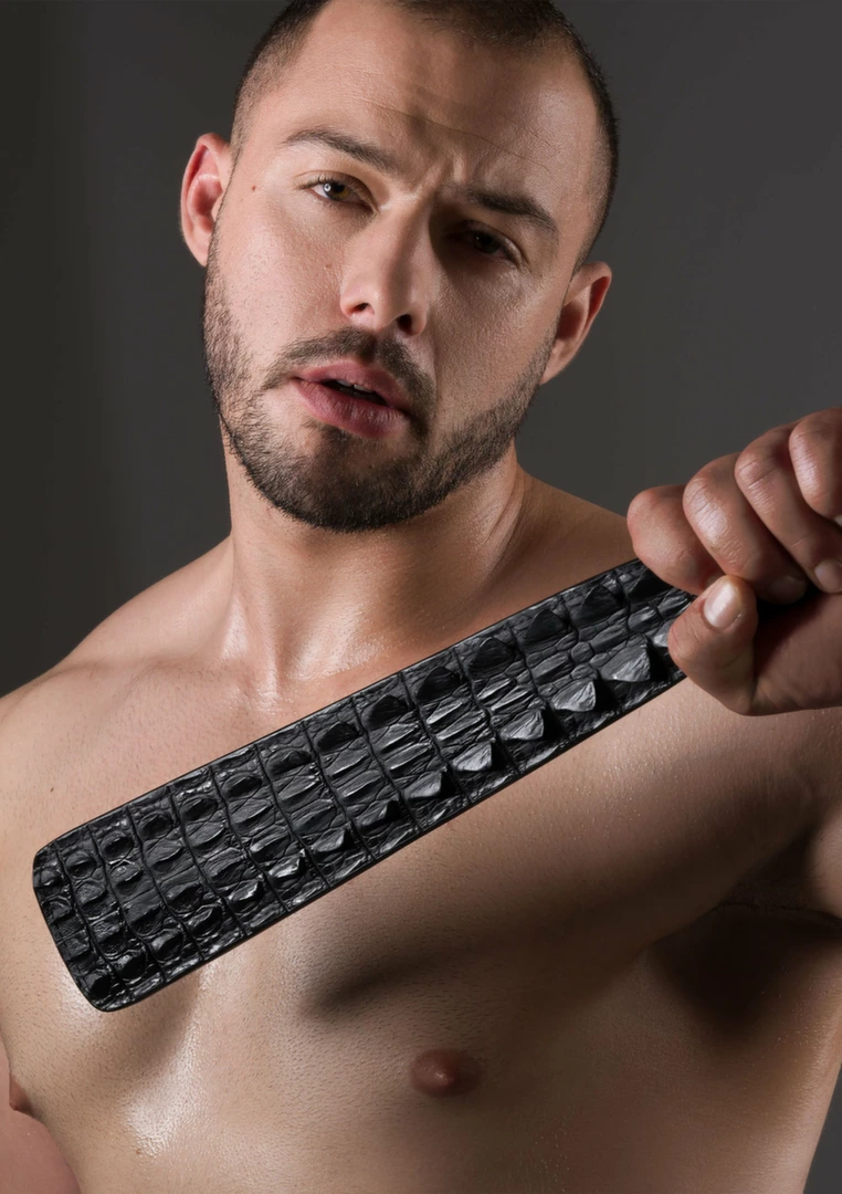 AVANZA FEROS Croc-Embossed Paddle skorzana packa z tłoczeniem