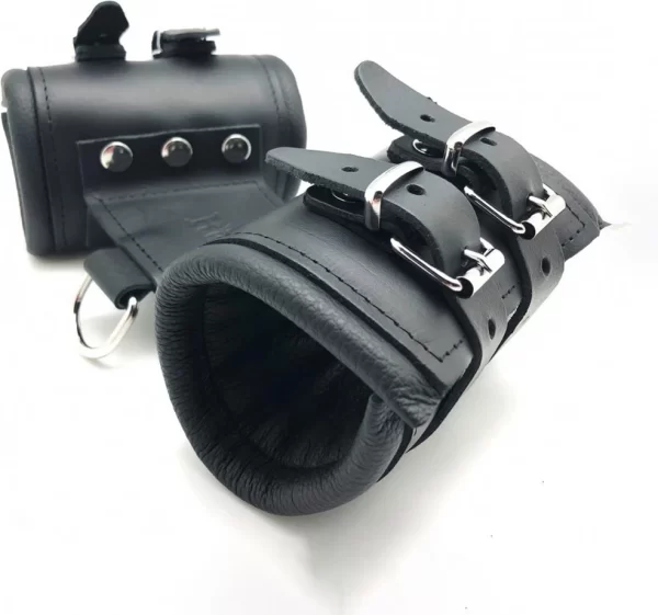 Red LeatherRestraint System Black