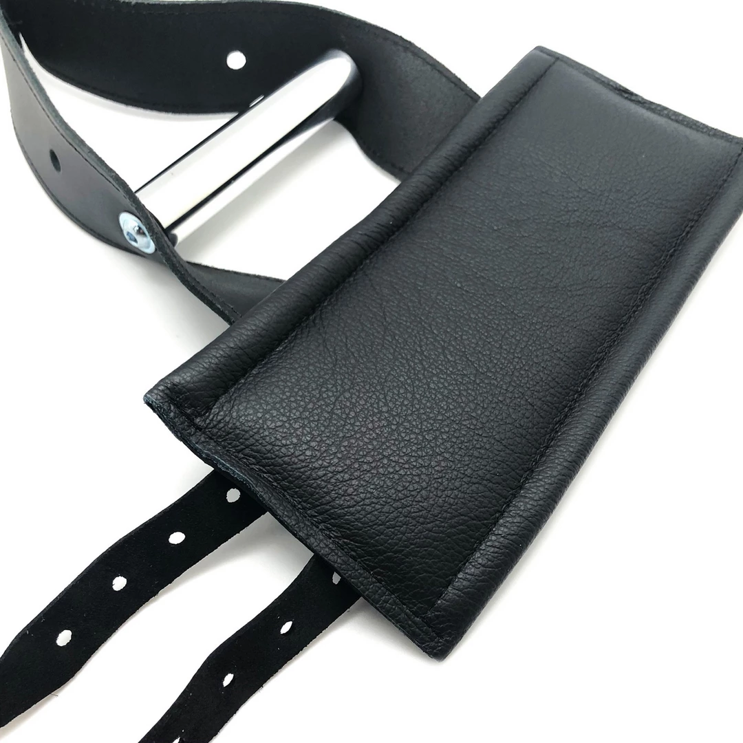 Red Leather skorzane kajdanki zawieszane czarne 17-24 cm - Anelma Red Leather skorzane kajdanki zawieszane czarne 17-24 cm