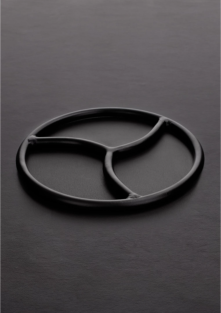 Steel Triskelion - stalowy pierÅ›cieÅ„ zawieszeniowy do technik Shibari