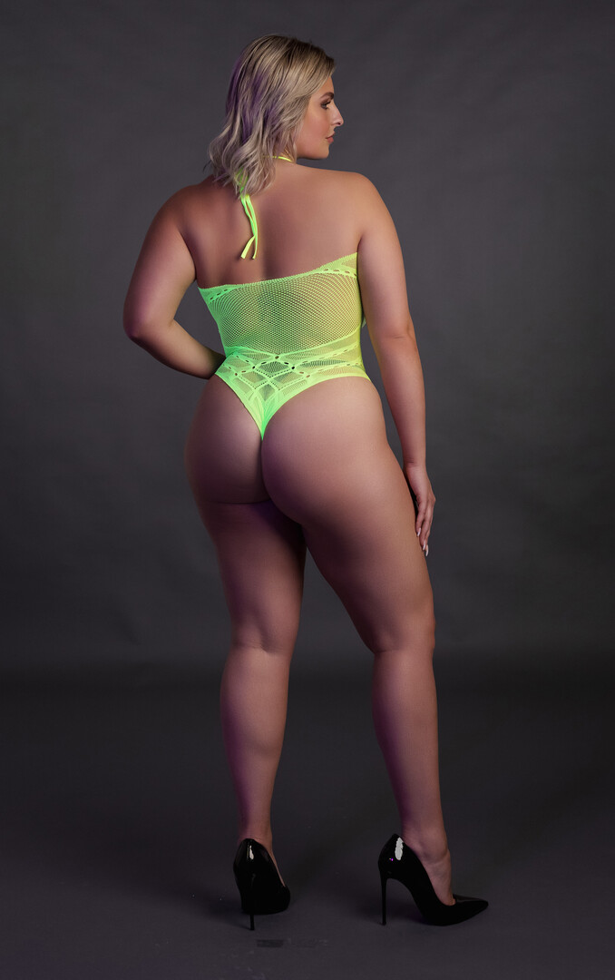 making this neon body glow in the dark and ensuring you stand out with a captivating and mysterious charm.Flattering Fit: Crafted with comfortable