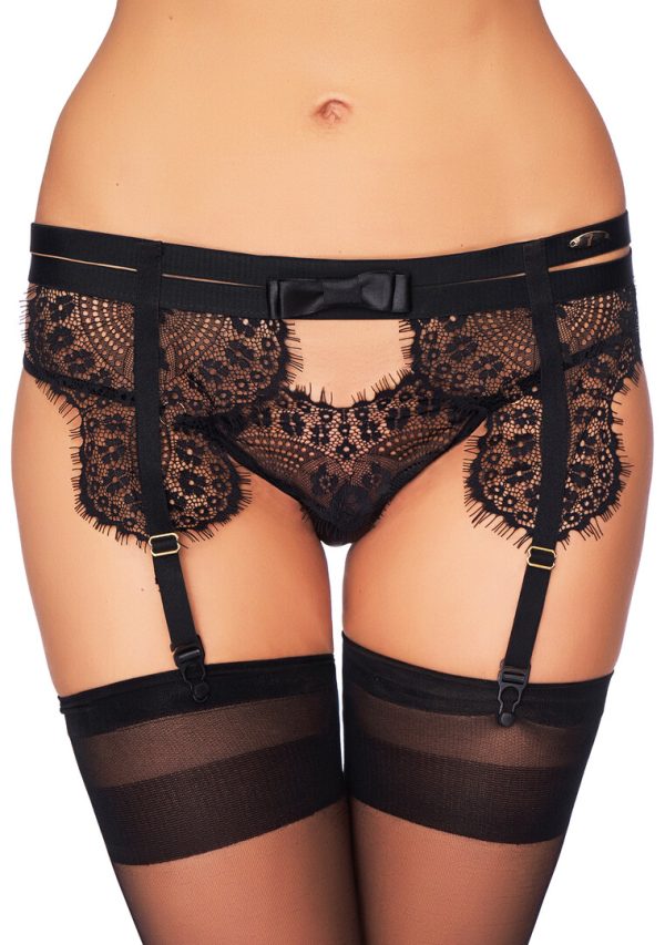 Complete set including 4 pieces.Elegant lace.Romantic look./
